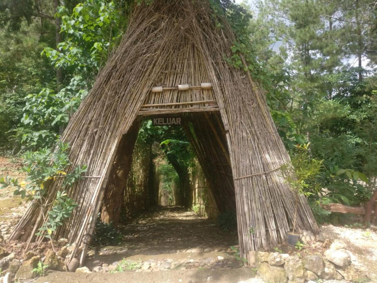 Seribu Batu Songgo Langit Resort & Camp بانتول المظهر الخارجي الصورة